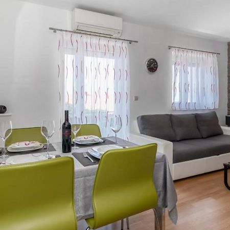 Apartman Dario Novi Vinodolski Bagian luar foto